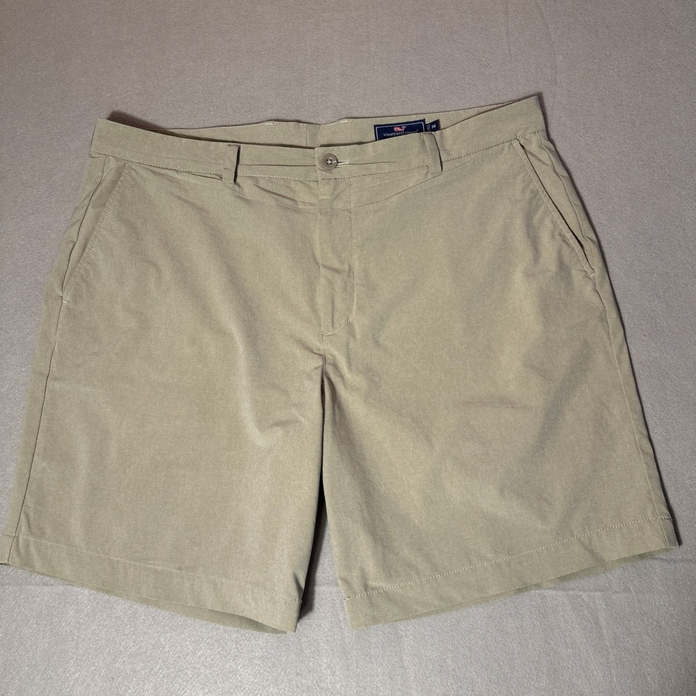 Vineyard Vines Khaki Beige Shorts, Size 38, Preppy Breaker Golf Performance